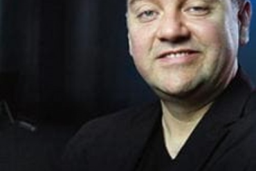 Lerry Granville apresentando o curso Leilões de Alta Lucratividade 2.0, com foco em oportunidades de investimento imobiliário.