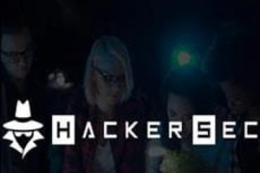 Capa do curso HackerSec Academy com ícones de segurança e programação